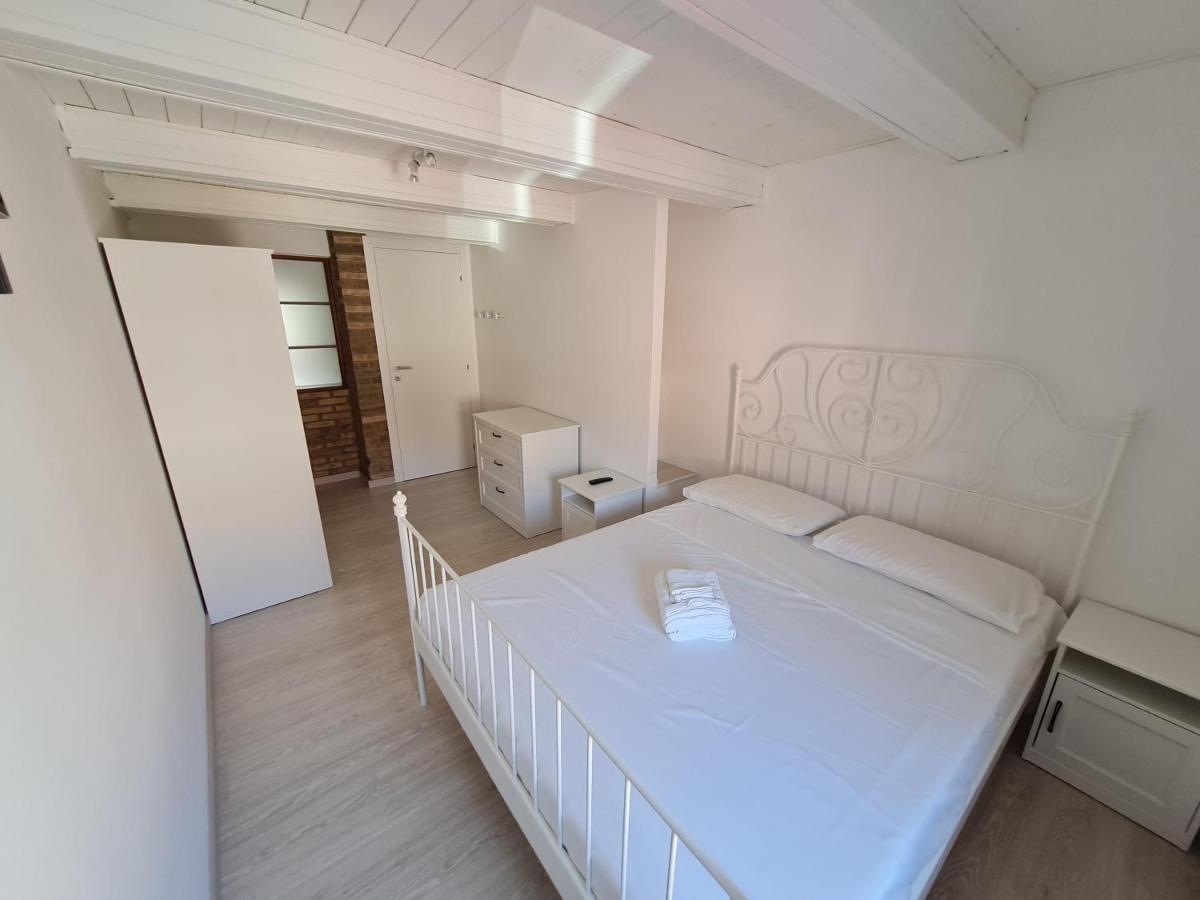 Al Castello - Aeroporto Delle Marche - Ancona Apartment Falconara Marittima Luaran gambar