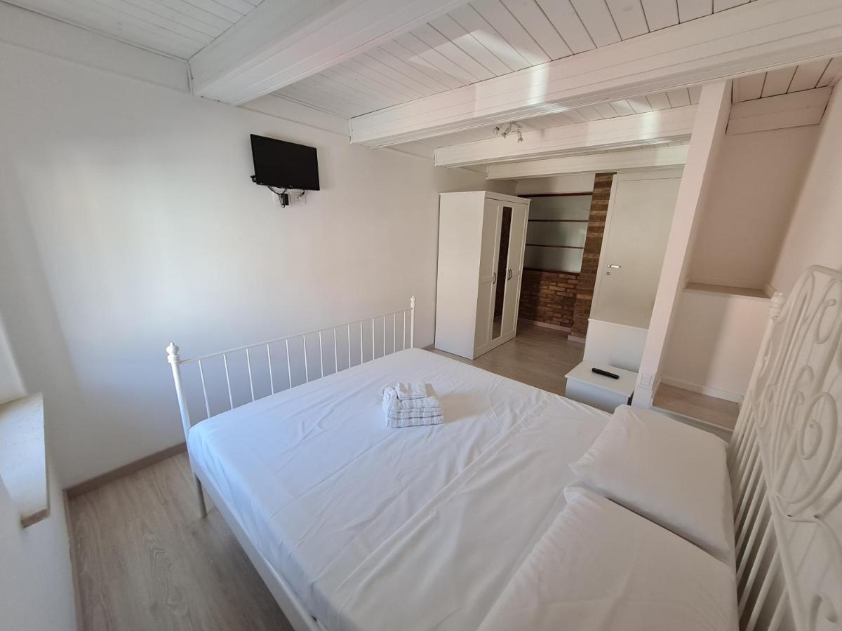 Al Castello - Aeroporto Delle Marche - Ancona Apartment Falconara Marittima Luaran gambar